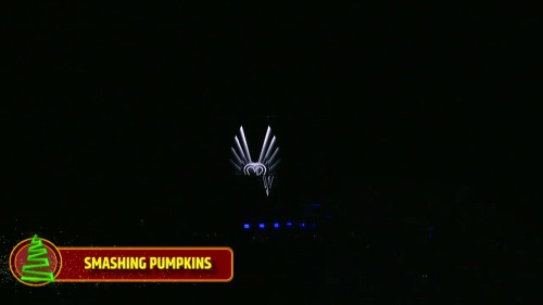 vlcsnap 2018 12 10 16h34m20s55 - The Smashing Pumpkins - KROQ Absolut Almost Christmas (2018) [HD 720p] [H.264,AAC]