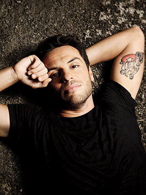 rodrigo-lombardi-int-marie-claire-072009-1.jpg